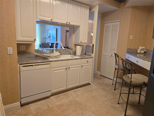 Apartment for sale  Unit #2110 - photo 5744661