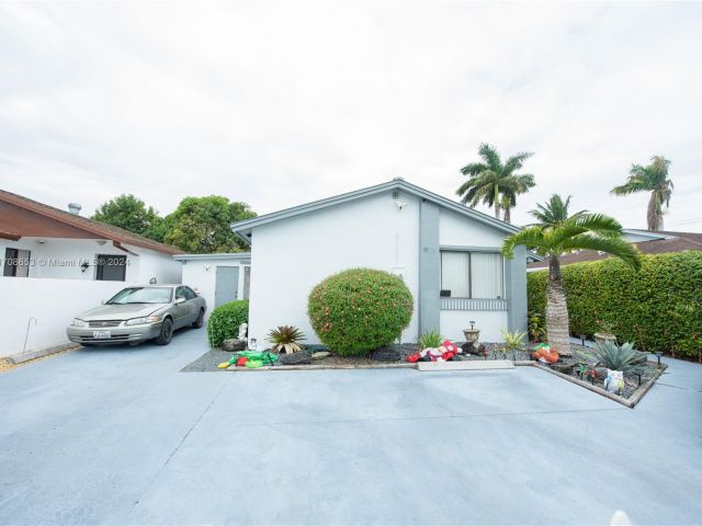 Home for sale at 19224 SW 122nd Ct - photo 6270927