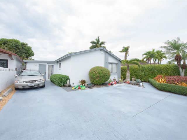 Home for sale at 19224 SW 122nd Ct - photo 6270928
