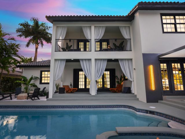 Home for rent at 516 Royal Plaza Drive - photo 6234001