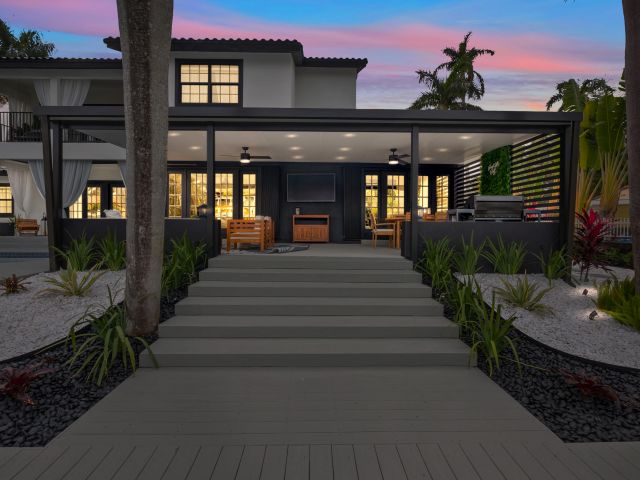 Home for rent at 516 Royal Plaza Drive - photo 6234002