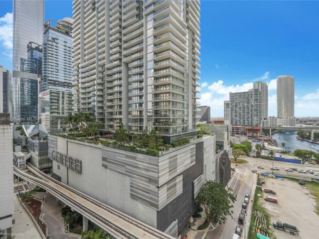 Apartment for sale  Unit #1703 - photo 5619195