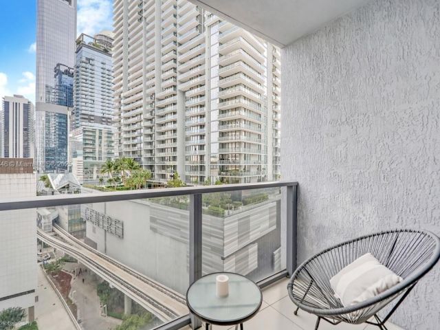 Apartment for sale  Unit #1703 - photo 5619196