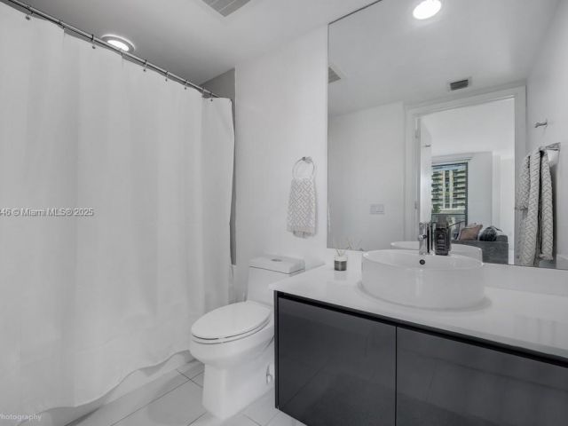 Apartment for sale  Unit #1703 - photo 5619198