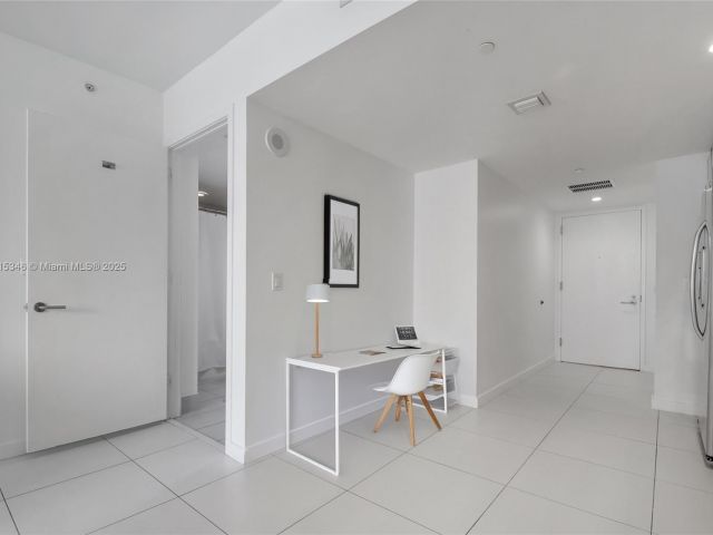 Apartment for sale  Unit #1703 - photo 5619199