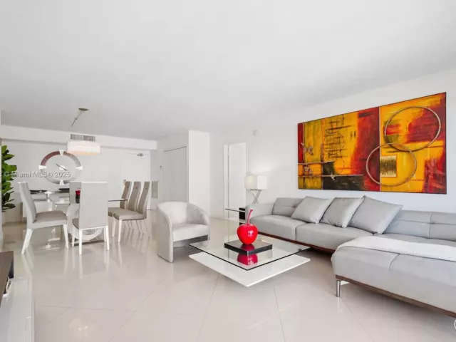 2-bedroom condo for rent in Surfside - 9195 Collins Ave 1103 - MondialRealty