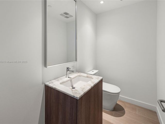 Apartment for sale  Unit #1608 - photo 5693191