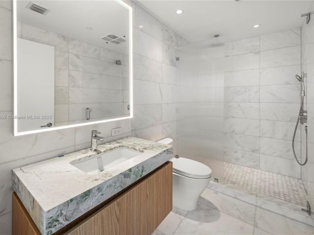 Apartment for sale  Unit #1608 - photo 5693193