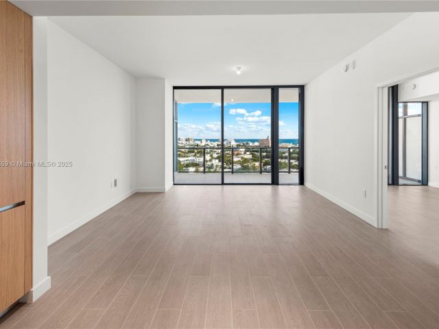 Apartment for sale  Unit #1608 - photo 5693199