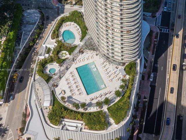 Apartment for sale  Unit #1608 - photo 5693201