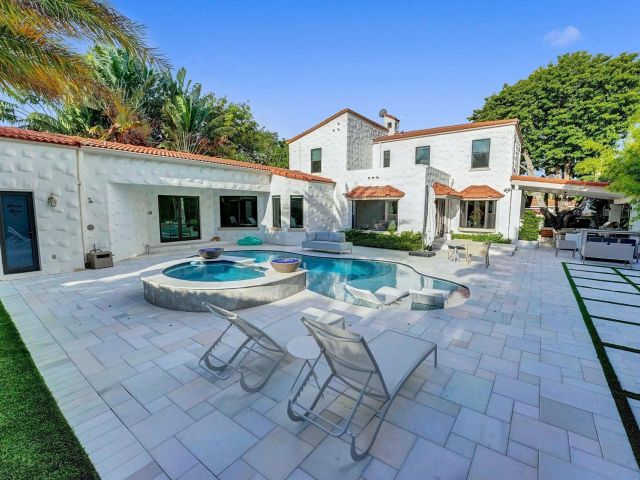 Home for rent at 614 POINCIANA - photo 5760931