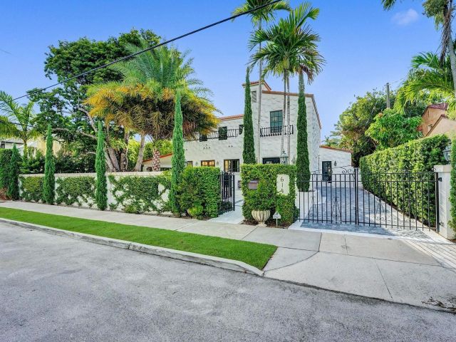 Home for rent at 614 POINCIANA - photo 5760941