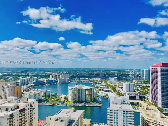 2-bedroom condo for rent in Hallandale Beach - 1850 S Ocean Dr 3310 - MondialRealty
