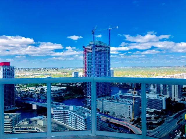 2-bedroom condo for rent in Hallandale Beach - 1850 S Ocean Dr 3310 - MondialRealty