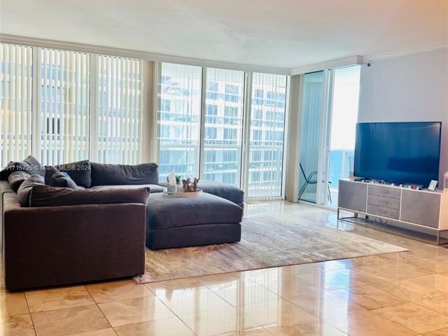 Apartment for rent  Unit #3310 - photo 6702073