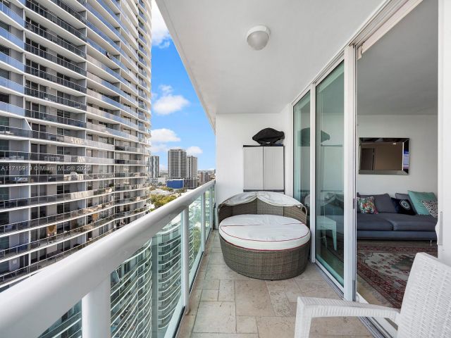 Apartment for rent  Unit #2211 - photo 5924236