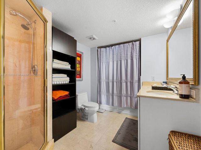 Apartment for rent  Unit #2211 - photo 5924239