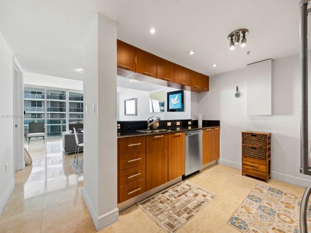 Apartment for rent  Unit #2211 - photo 5924243