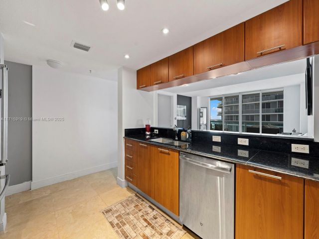 Apartment for rent  Unit #2211 - photo 5924245