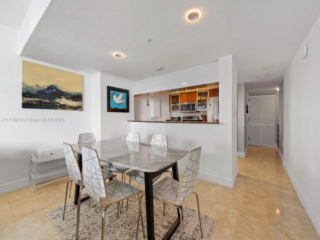 Apartment for rent  Unit #2211 - photo 5924246