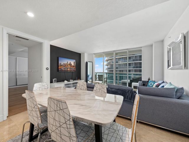 Apartment for rent  Unit #2211 - photo 5924248