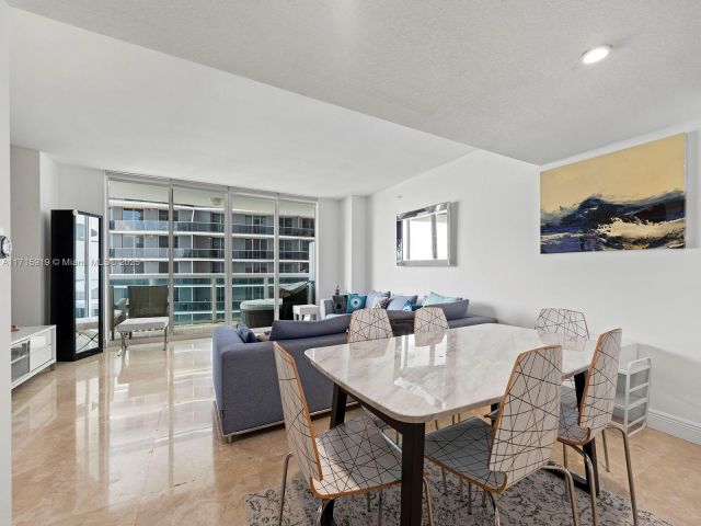 Apartment for rent  Unit #2211 - photo 5924249