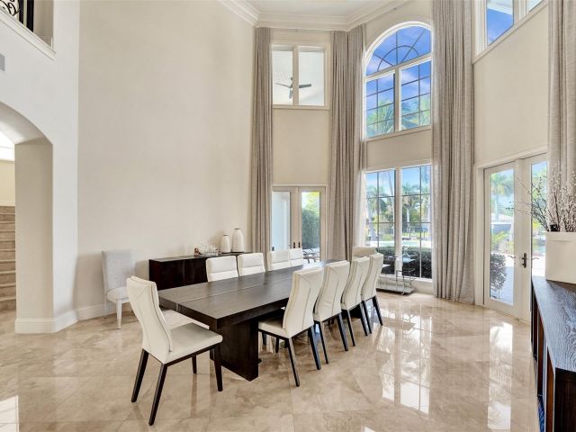 8-bedroom home for sale in Hallandale Beach - 642 Palm Drive - MondialRealty