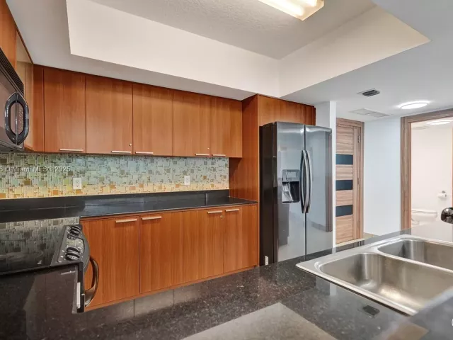 1-bedroom condo for rent in Sunny Isles Beach - 16699 Collins Ave 2405 - MondialRealty