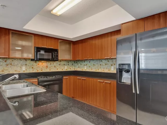 1-bedroom condo for rent in Sunny Isles Beach - 16699 Collins Ave 2405 - MondialRealty