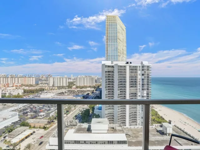 1-bedroom condo for rent in Sunny Isles Beach - 16699 Collins Ave 2405 - MondialRealty