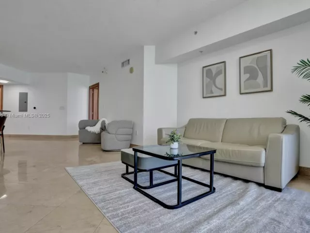 1-bedroom condo for rent in Sunny Isles Beach - 16699 Collins Ave 2405 - MondialRealty