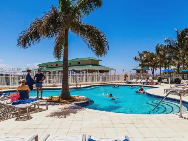 1-bedroom condo for rent in Sunny Isles Beach - 16699 Collins Ave 2405 - MondialRealty