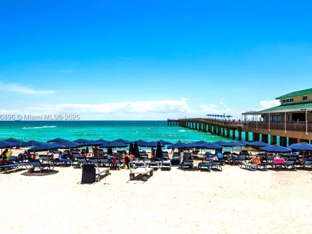 1-bedroom condo for rent in Sunny Isles Beach - 16699 Collins Ave 2405 - MondialRealty