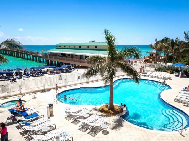 1-bedroom condo for rent in Sunny Isles Beach - 16699 Collins Ave 2405 - MondialRealty