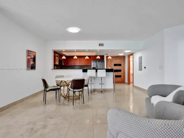 1-bedroom condo for rent in Sunny Isles Beach - 16699 Collins Ave 2405 - MondialRealty