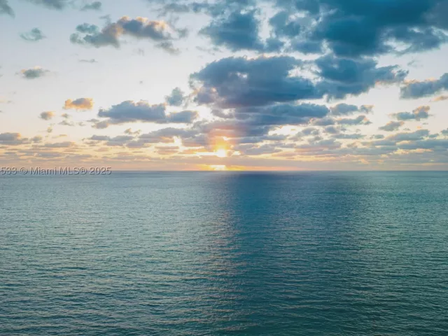 3-bedroom condo for rent in Miami Beach - 102 24th St 1540 - MondialRealty