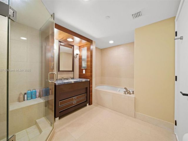 Apartment for sale  Unit #1214 - photo 5683725