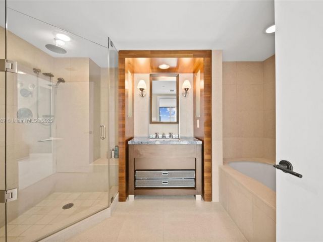 Apartment for sale  Unit #1214 - photo 5683726