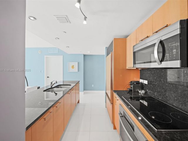 Apartment for sale  Unit #1214 - photo 5683731