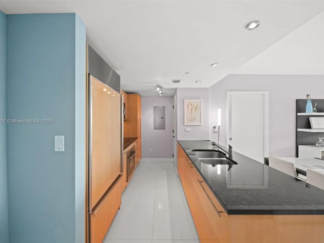Apartment for sale  Unit #1214 - photo 5683738