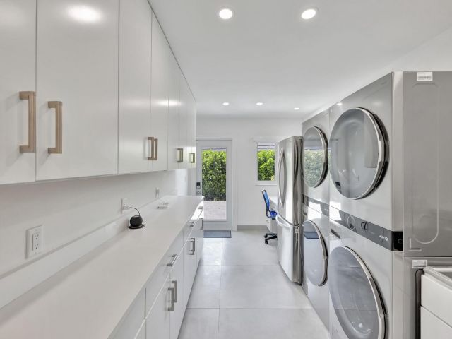 Home for sale at 41 S COMPASS DR - photo 6114056