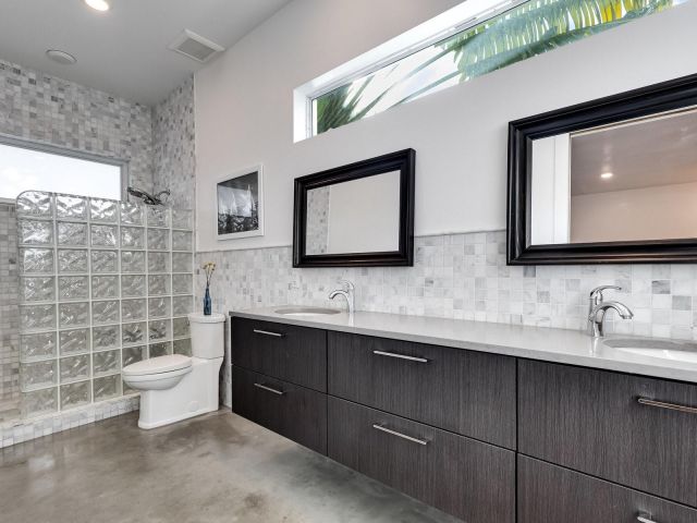 Home for sale at 540 NE 10th Ave - photo 5891509