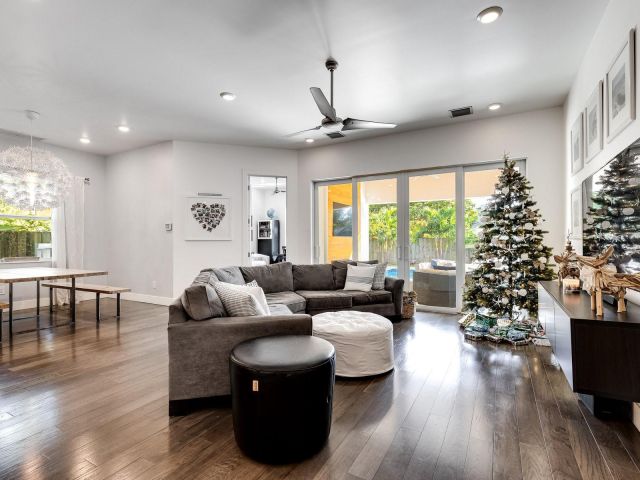 Home for sale at 540 NE 10th Ave - photo 5891513