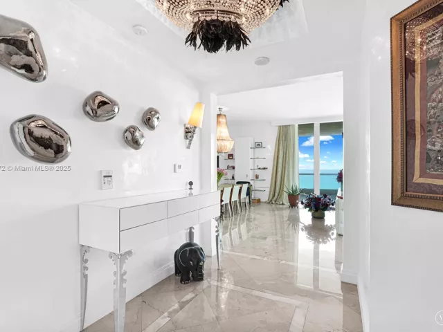 Apartment for rent  Unit #1004 - photo 5665869