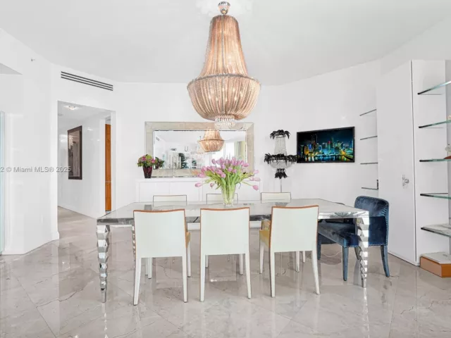 Apartment for rent  Unit #1004 - photo 5665870