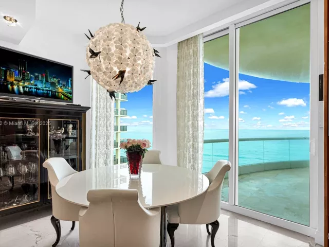 Apartment for rent  Unit #1004 - photo 5665872