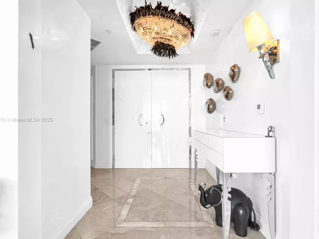 Apartment for rent  Unit #1004 - photo 5665877