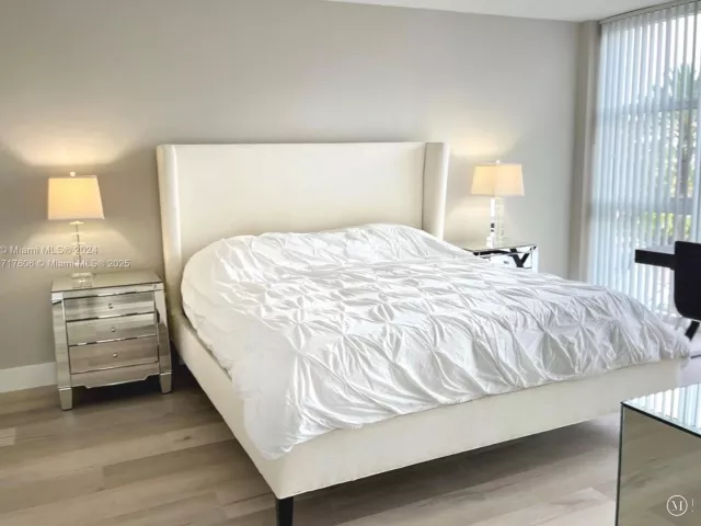 2-bedroom condo for sale in Bal Harbour - 10275 Collins Ave 331 - MondialRealty