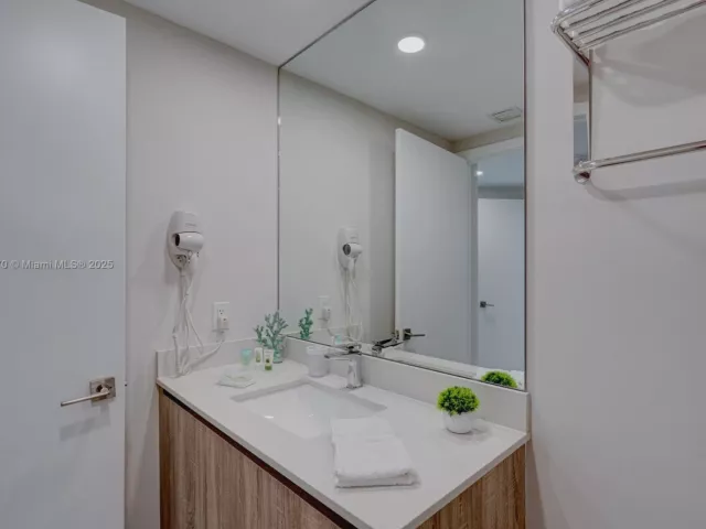 Apartment for sale  Unit #N-717 - photo 5686716