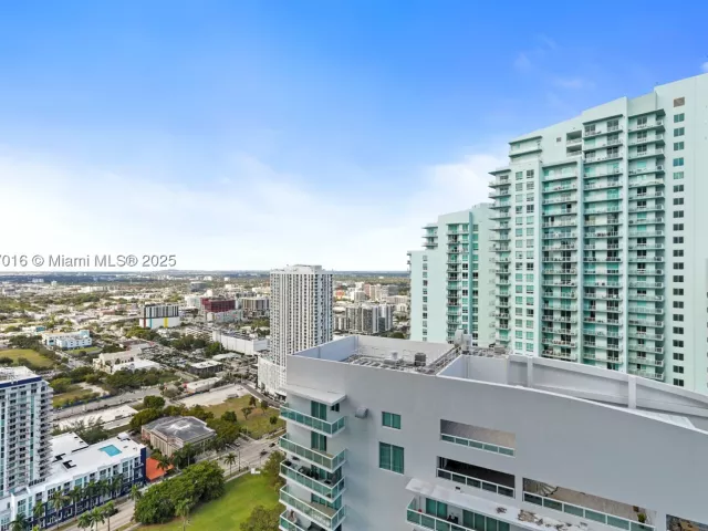 2-bedroom condo for sale in Miami - 488 NE 18th St 4009 - MondialRealty